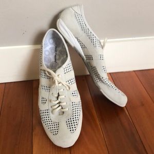 Vintage never worn Hush Puppies suede/mesh sneakers